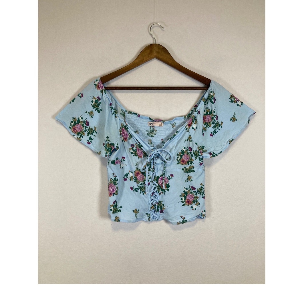 SO Tiny Top Women Medium Light‎ Blue Floral Lace Up Smocked Back Rayon Crop Top